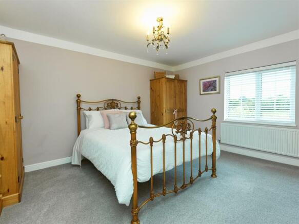 22614 BED 1.jpg