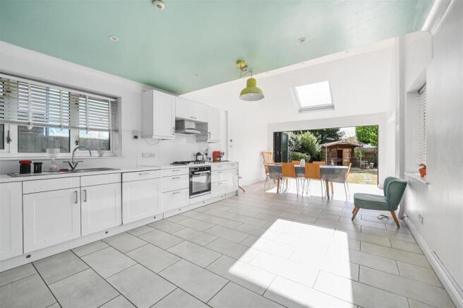 5 HARTFIELD ROAD (13).jpg