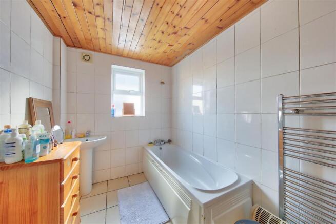 59_atheledene_road_bath.jpg