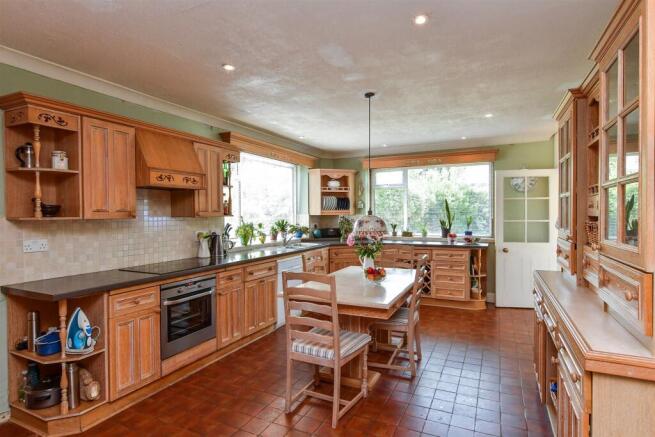Kitchen/ Breakfast Room