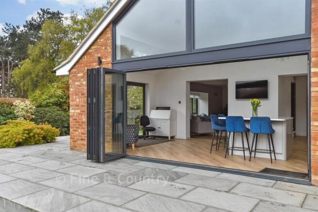 External Lifestyle Photograph
