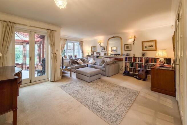 1, Orchard Villas, Park Road, Farnham Royal, Buckinghamshire, SL2 3BF photo 2