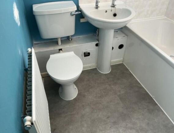 Bathroom Bath with overhead shower