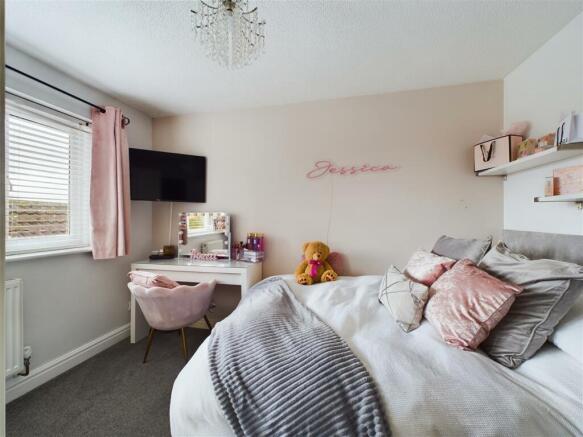 BEDROOM 4