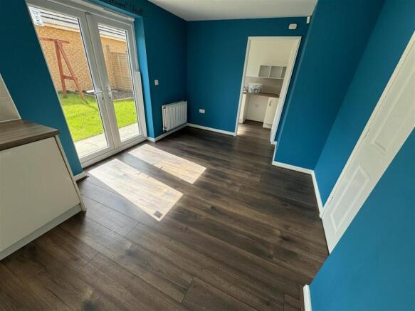 4 bed Detached to rent Image 4