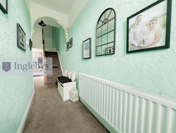 5 bed House for sale Image 4