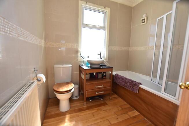 Bathroom.JPG