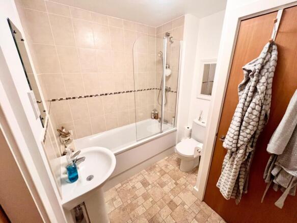 1 bed Flat to rent Image 5