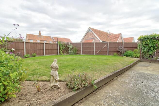 D rear garden 2