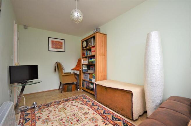 Bed 1 Crossways.JPG
