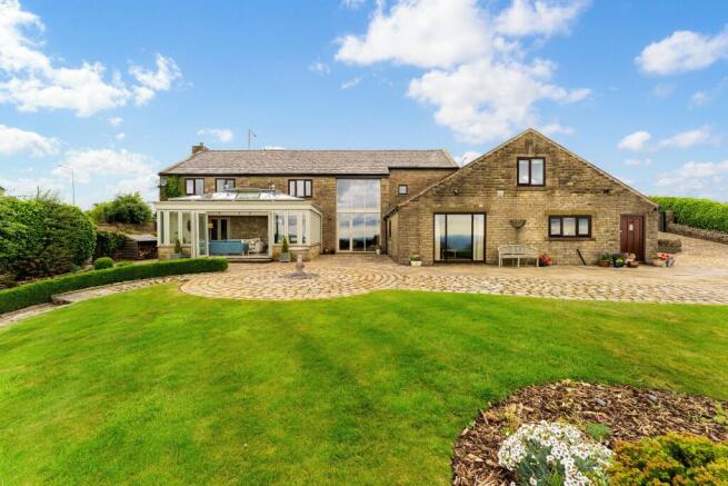 Chorley Old Road, Horwich, BL6 | 5-Bed Barn Conversion with Uninterrupted Views photo 4