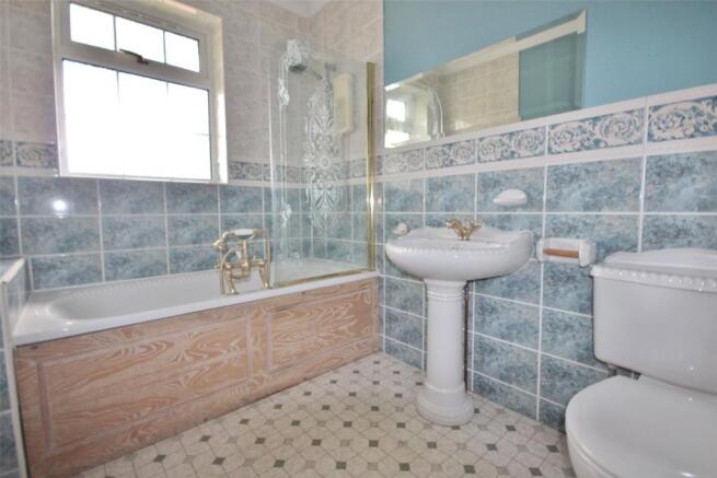 En-Suite Bathroom