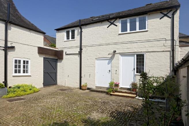 Coach house