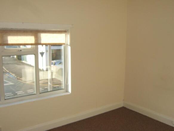 FRONT BEDROOM