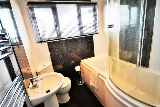 Master En-suite