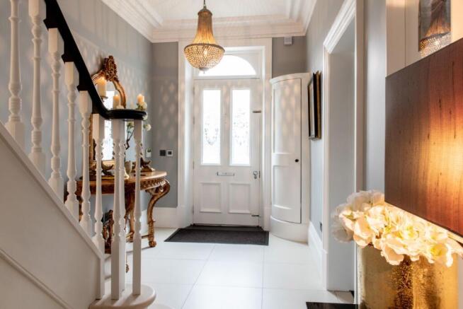4 bed Detached for sale Image 7