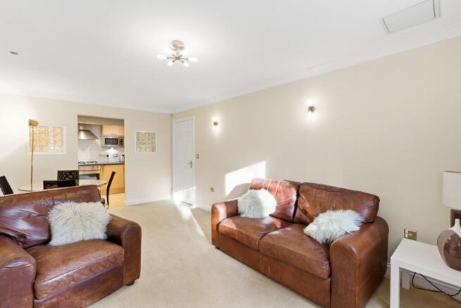 2 bed Apartment for sale Image 12