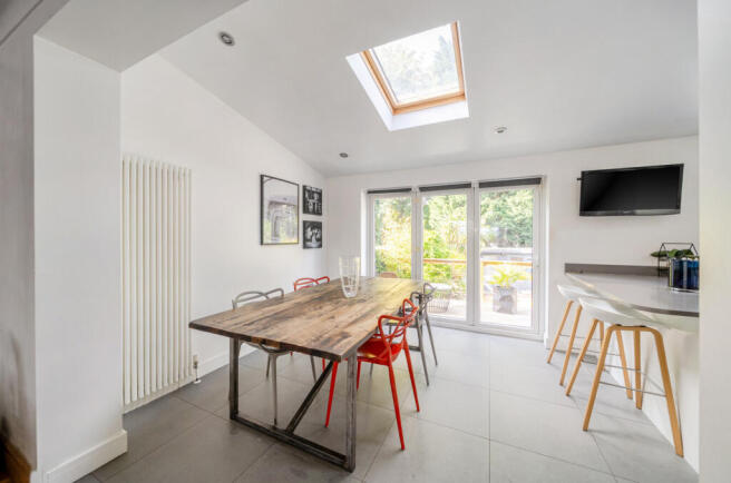 3 bed Semi-Detached for sale Image 10