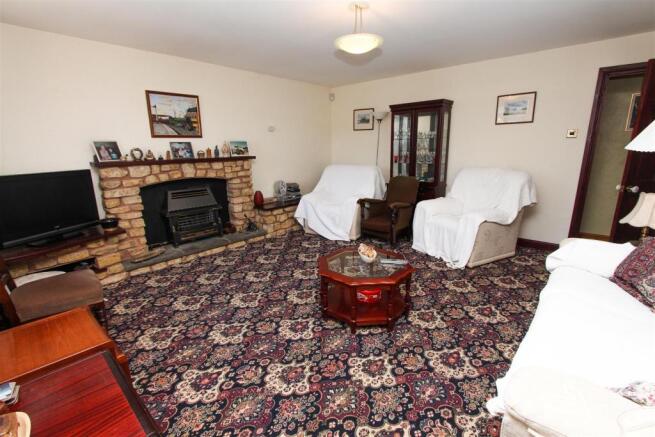 LIVING ROOM 2.jpg