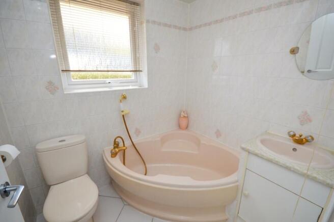 3 bed Detached Bungalow for sale Image 11