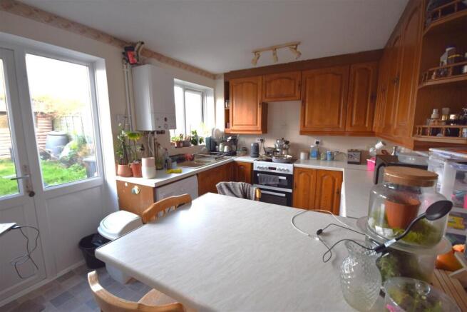 KITCHEN/BREAKFAST ROOM