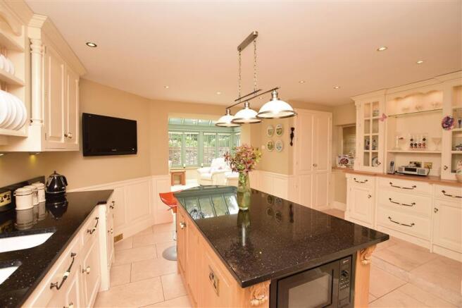 Kitchen/Breakfast Area