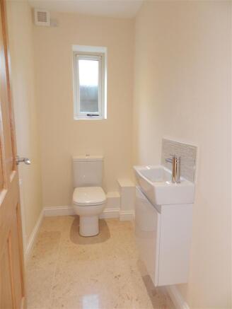 GUEST CLOAKROOM
