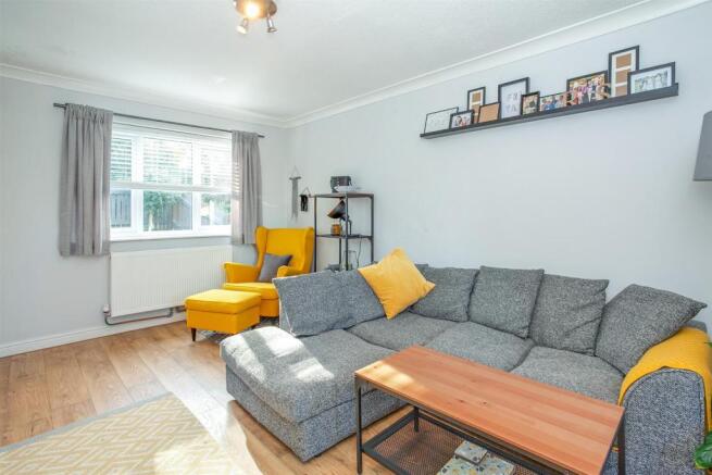 Living Room 3.jpg