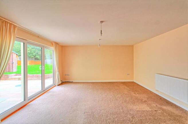 IMG_9858_59_60_easyHDR-interior2.jpg