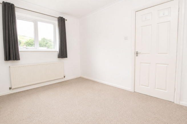3 bed Terraced for sale Image 8
