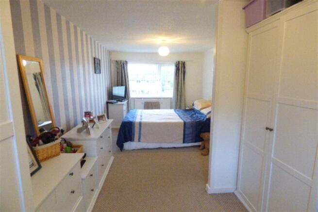 Bed 1 c