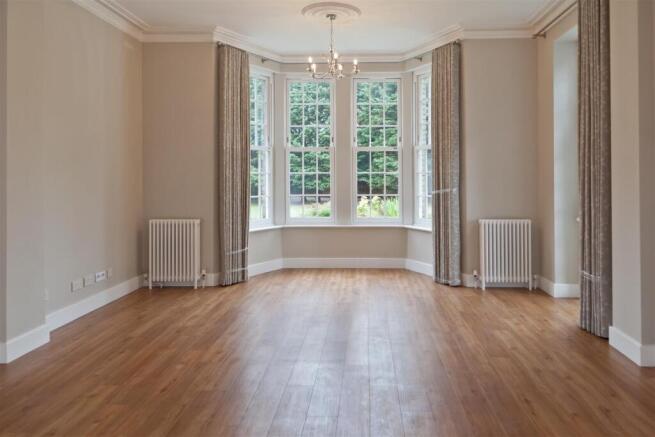 Ickleford Bury Flat 1-001.jpg