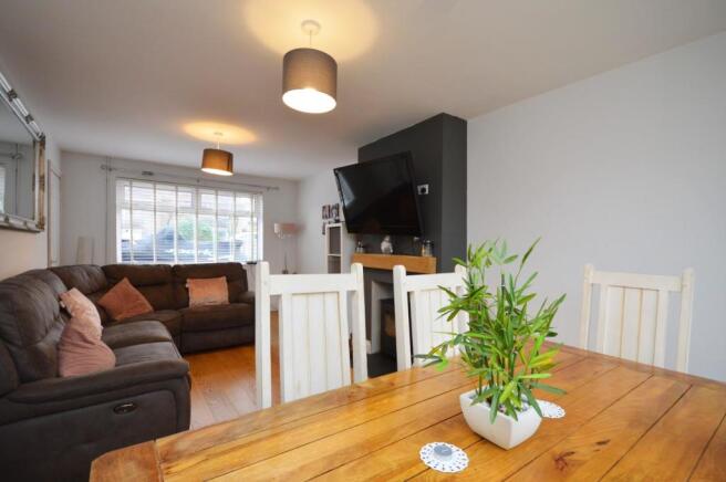 Sitting/Dining Room