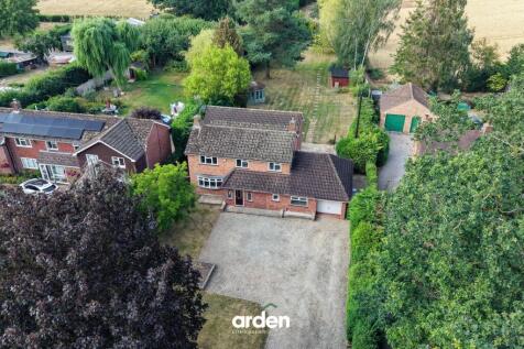 Alcester Road, Radford, WR7