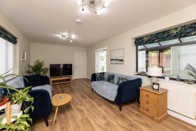 3 bed Detached Bungalow for sale Image 4