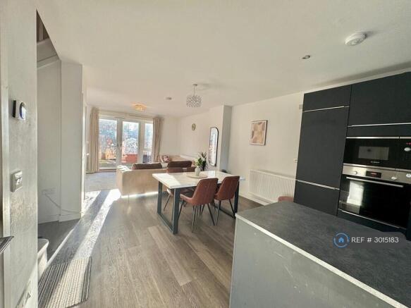 3 bed End of Terrace to rent Image 5