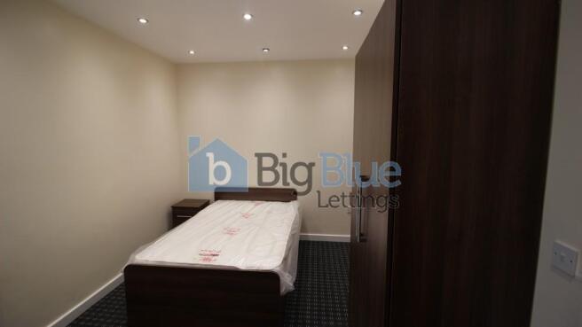 6 bed Terraced to rent Image 12