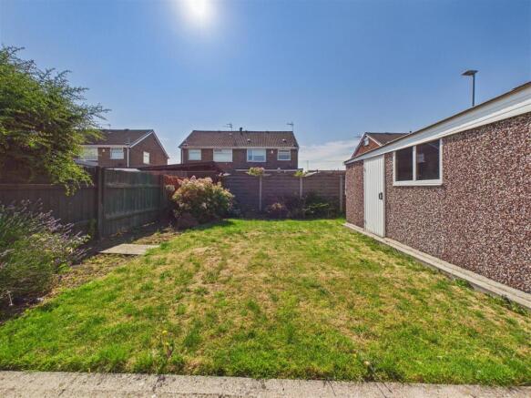 2 bed Semi-Detached Bungalow for sale Image 8