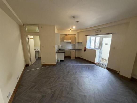 Living/Bedroom