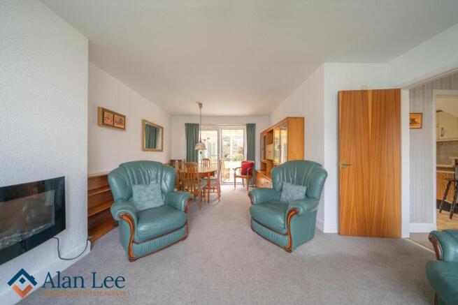 Lark Hall Crescent, Macclesfield, SK10 1QU photo 4
