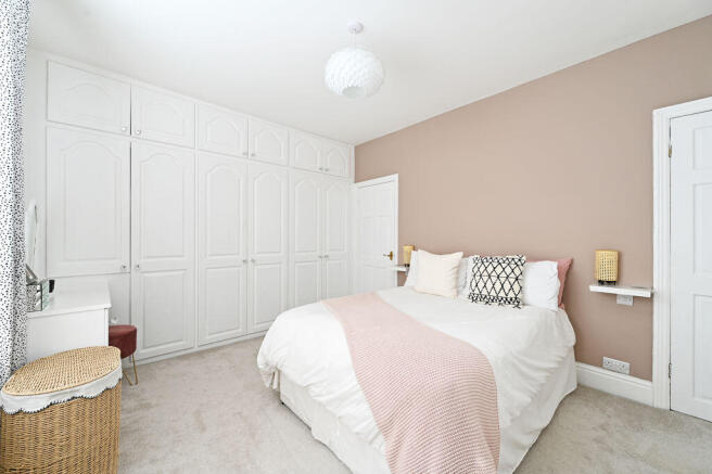 3 bed Terraced for sale Image 10