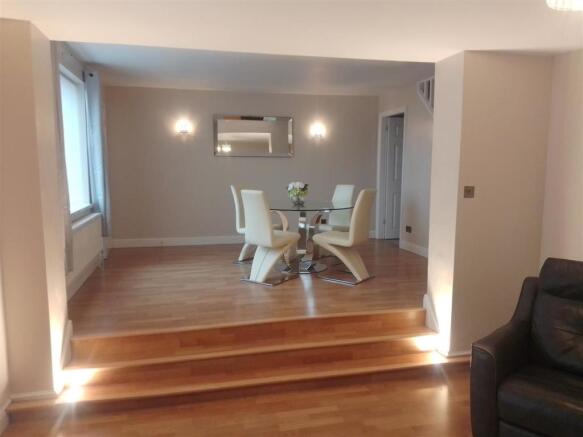 Lounge/Dining Room