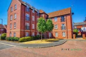 32, Vicarage Walk, Chesterfield S43 4FH