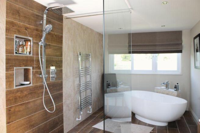Master En-Suite...