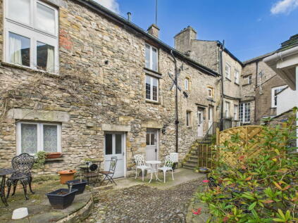 Courtyard Cottage, 42b Main Street, Kirkby Lonsdale, Carnforth, LA6 2AJ
