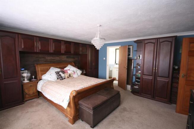 Master Bedroom.JPG