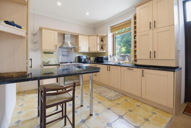 2 bed Terraced for sale Image 8