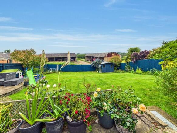 Back Garden 3 - 9 Glebe Way
