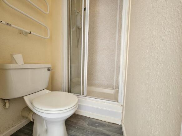 En-suite bathroom 