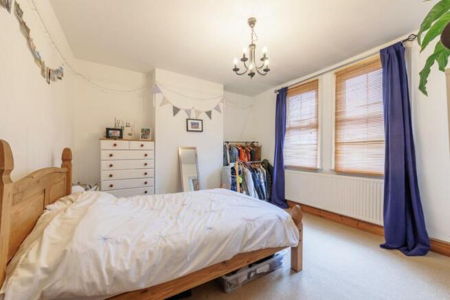 En-suite B/room